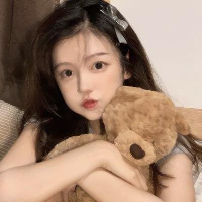 梨花无意伴春寒